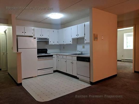 5th image of 176 Presidents Ln APT 212