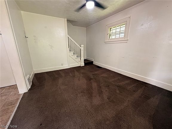 3rd image of 1150 Forest Ave