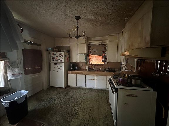 4th image of 3818 Colley St