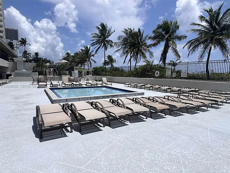 1980 S Ocean Dr #MK — Photo 18