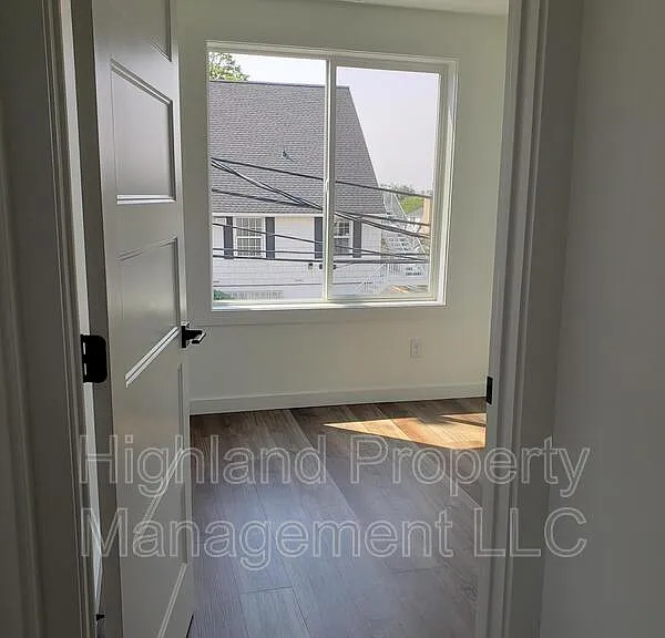 902 NE Colorado St #301 — Photo 7
