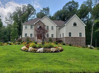 32 England Rd, Monroe Township, NJ 08831