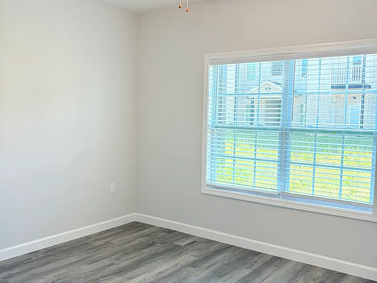 332 Hillview Mills Blvd — Photo 7