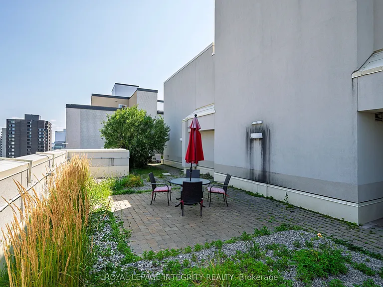 138 Somerset St W #203 — Photo 35