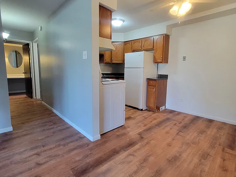 Sandalwood Dr — Photo 5