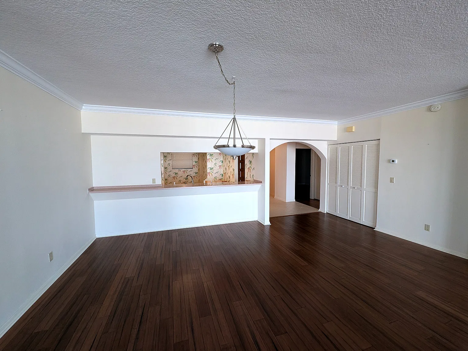 2 bed, 1768 sqft, $3,300 — Photo 4