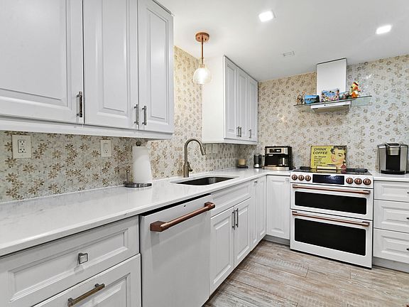 4th image of 2840 S Ocean Boulevard #109