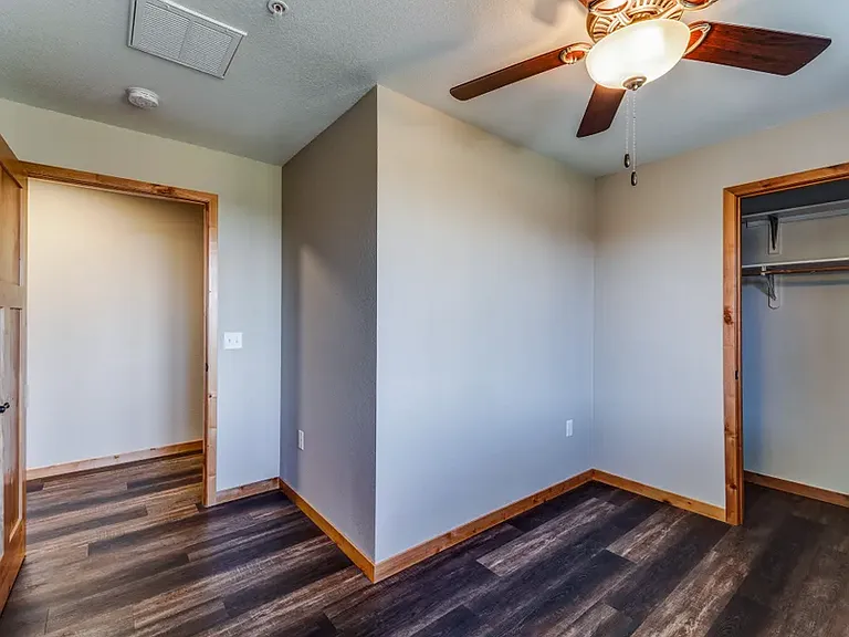 Sunset Place Apartments — Photo 62