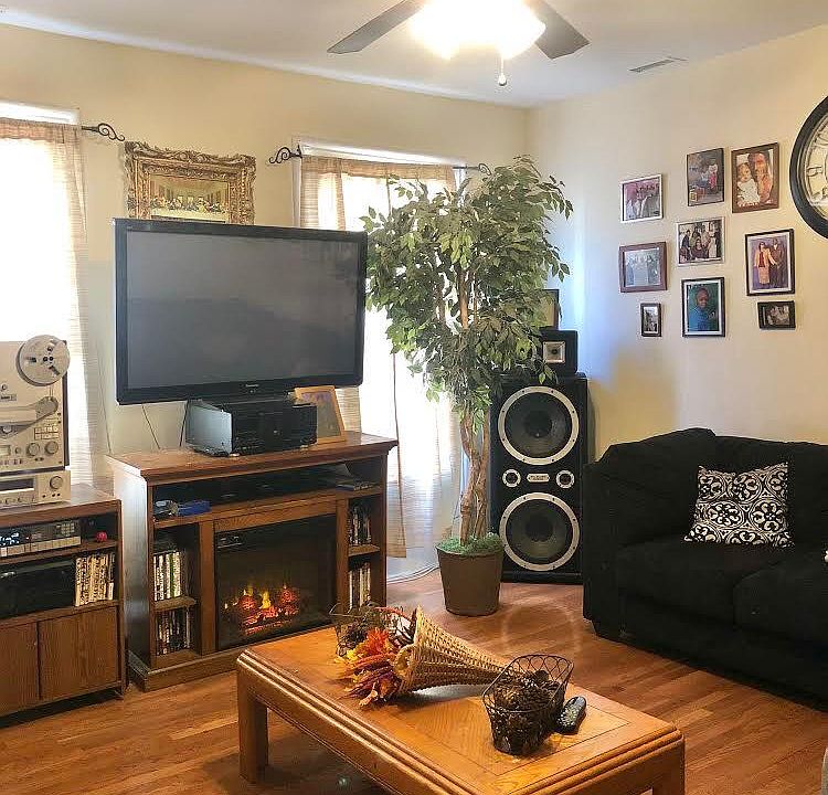 1st image of 90 Rosette St #2