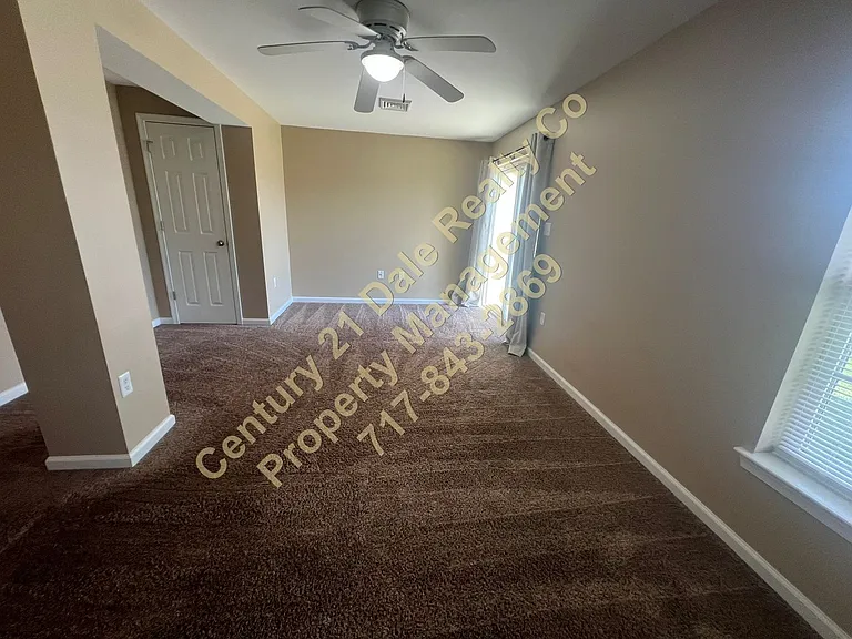 210 Royal Dr — Photo 19