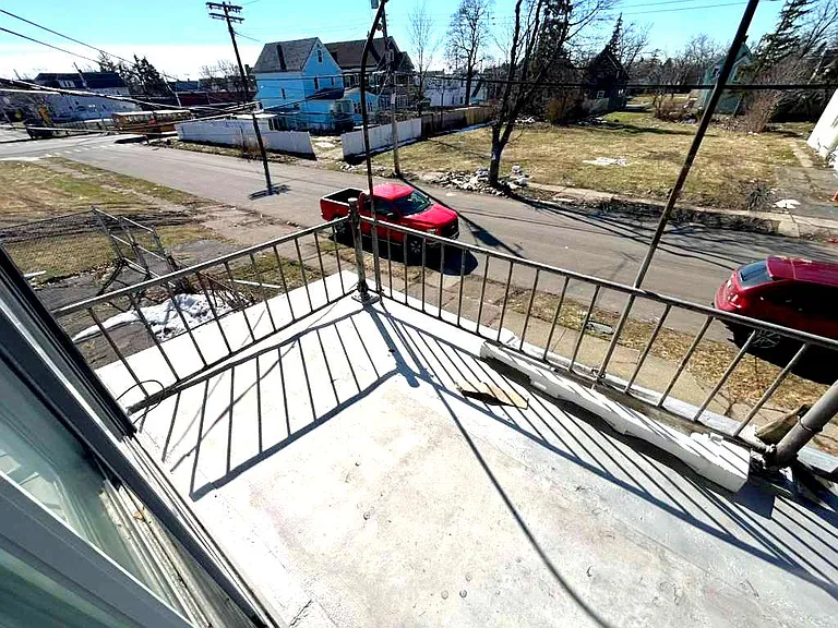 153 Sumner Pl #2 — Photo 6