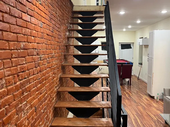 1634 N Dover St, Philadelphia, PA 19121