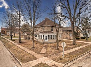 800 Smith St, New London, WI 54961