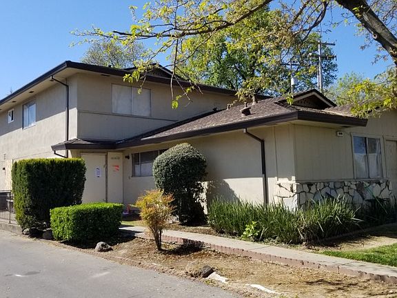 3rd image of 4404 Greenholme Dr APT 1