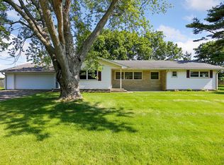 504 Lone Beech Rd, Monticello, IL 61856