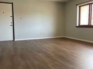 1300 S 13th St #8, Lincoln, NE 68502