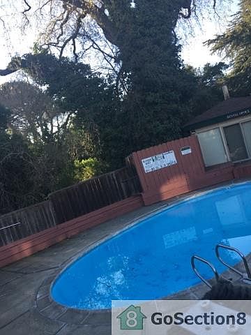 1st image of 1400 Creekside Dr APT 4