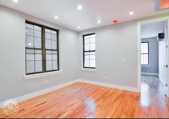 Rented by Greenrock Management | media 20