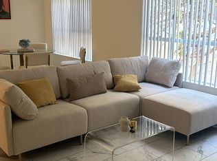 939 1/3 Palm Ave #209, West Hollywood, CA 90069