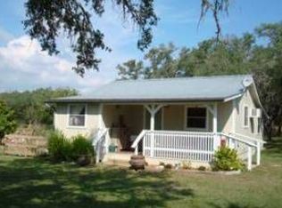 443 Oak Hills Rd, Pipe Creek, TX 78063