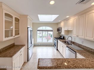 40 Woodvale Loop FLOOR 2, Staten Island, NY