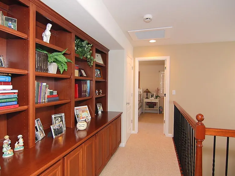 850 Belmont Ln — Photo 23