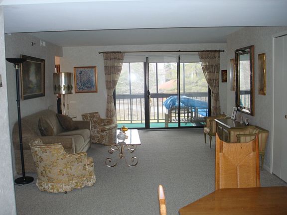 3rd image of 140 Fox Hollow Dr APT 307