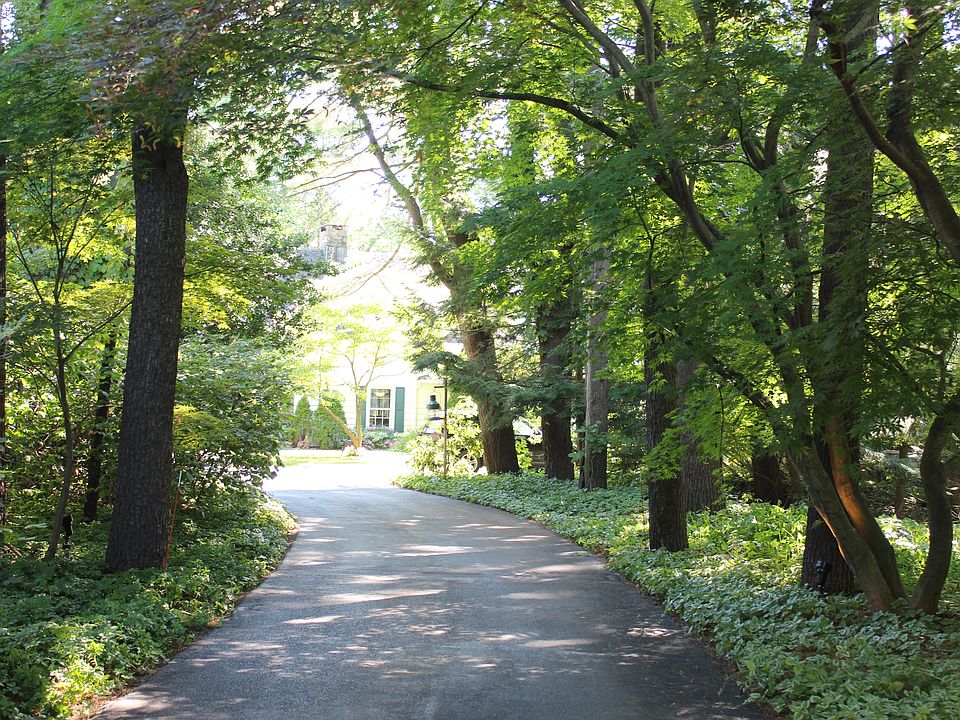 1st image of 434 Hillside Dr