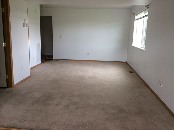 3rd image of 423 W Shore Dr