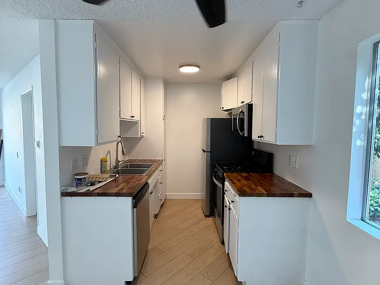 1218 McClellan Dr #108 — Photo 2