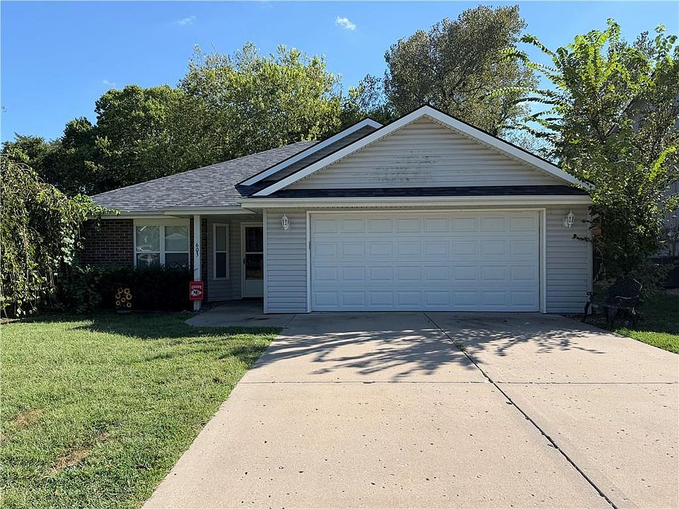 1st image of 603 Creek Ridge Dr