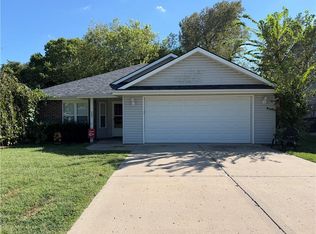 603 Creek Ridge Dr, Grain Valley, MO 64029