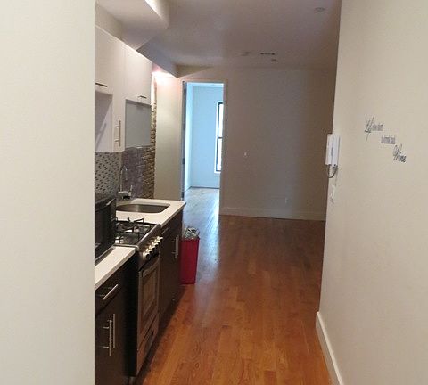 3rd image of 263 Clifton Pl APT 3