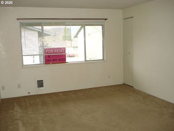 3rd image of 3148 W Harvard Ave