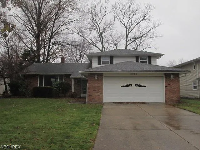 5250 Graham Dr photo 1