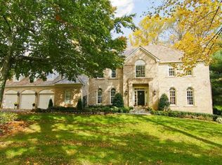 9409 Eagle Ridge Dr, Bethesda, MD 20817