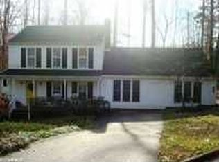 12711 Petersburg St, Chester, VA 23831
