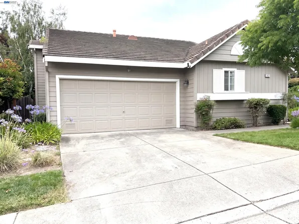 11651 Rolling Hills Pl, Dublin, CA 94568