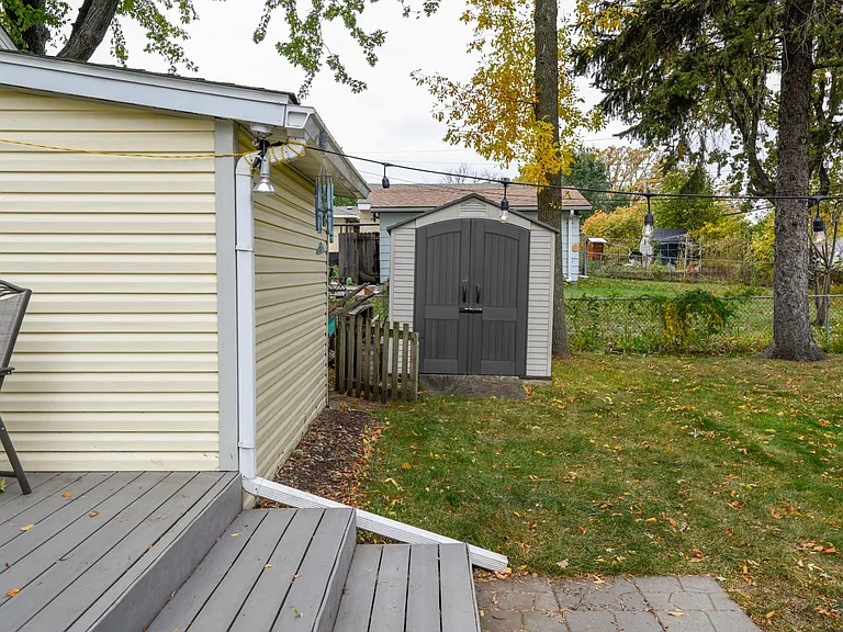631 53rd Ave NE — Photo 35