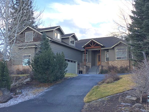 3222 Fairway Heights Dr