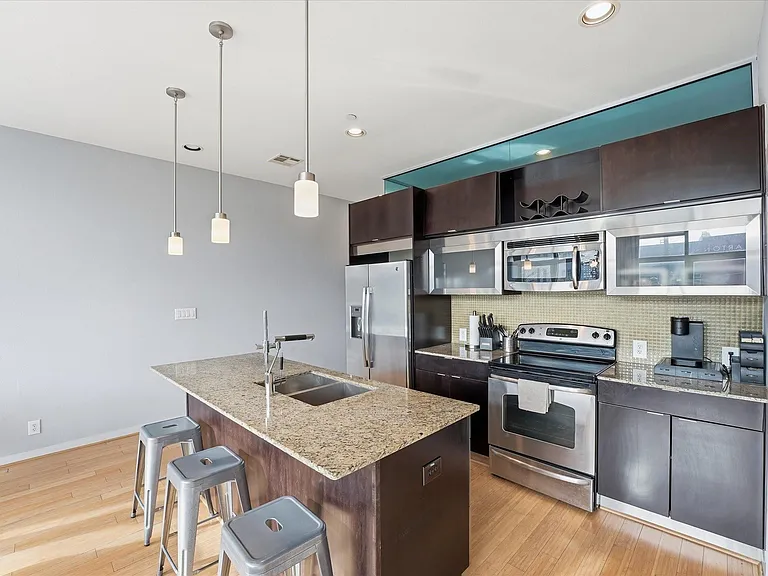 1406 Columbus St #206 — Photo 6