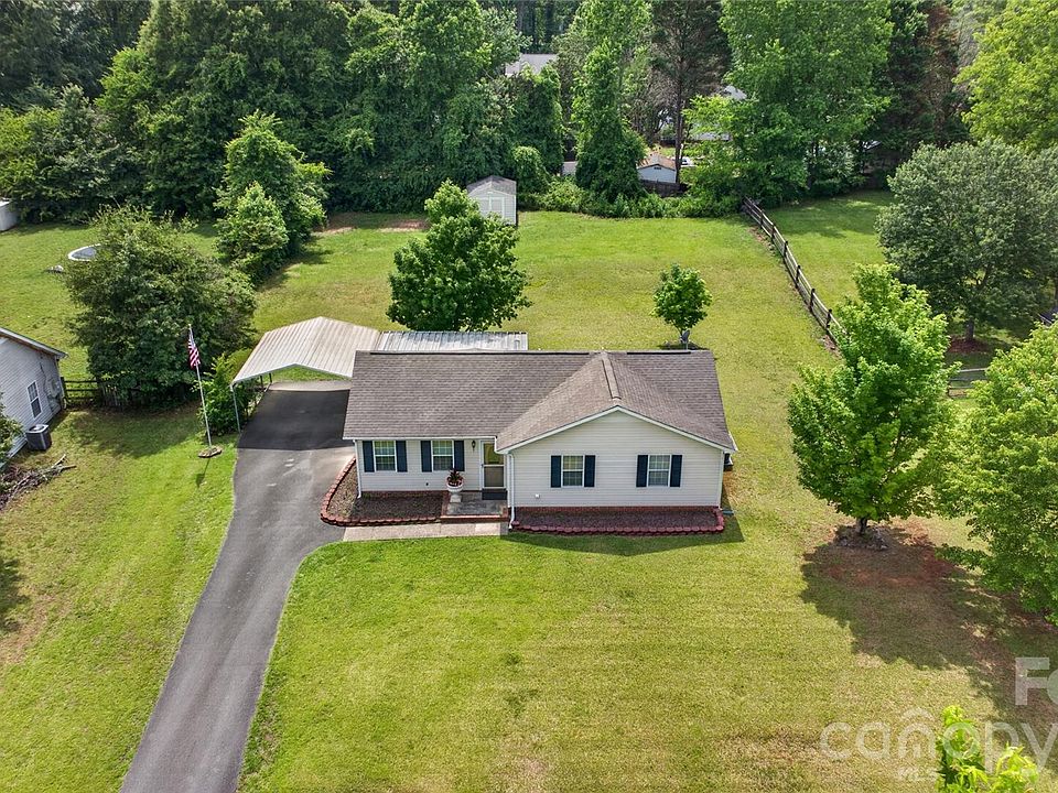 1st image of 3504 Sassafras Trl
