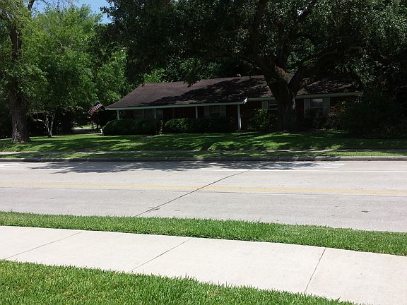 3rd image of 8718 Westview Dr