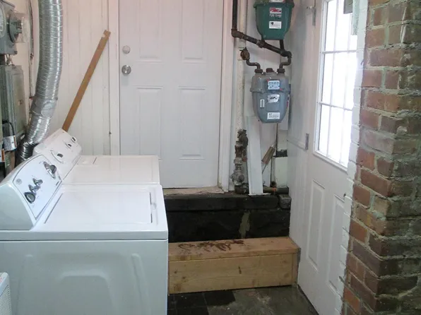 49 Booraem Avenue image 6 of 23