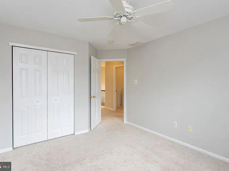 105 Farrington Ct — Photo 19