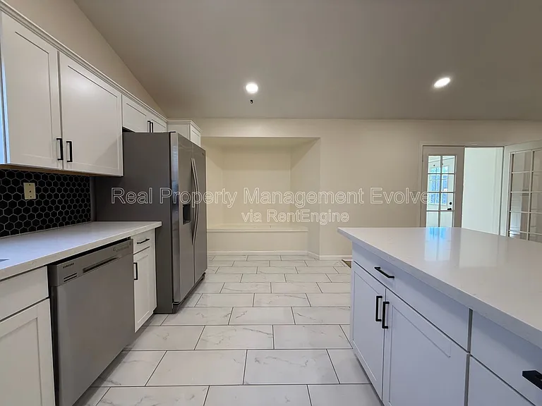 6502 E Grandview Dr — Photo 11