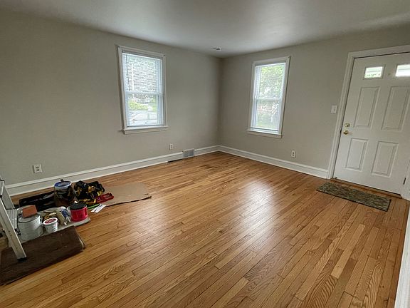 Spacious living room