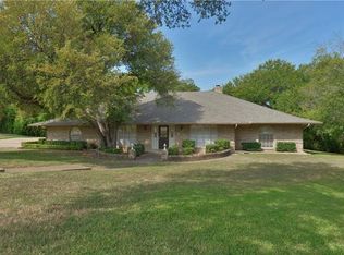 6151 Silverleaf Ct, Fort Worth, TX 76112