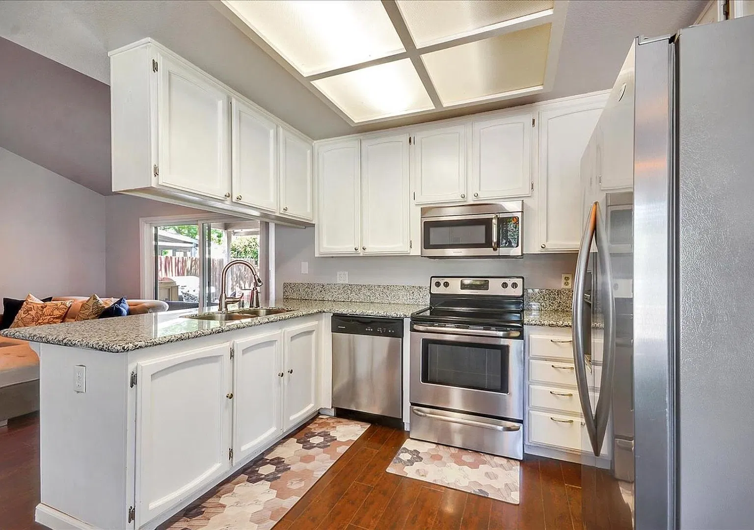 Really Nice 3 Bed with Swimming Pool — Photo 3