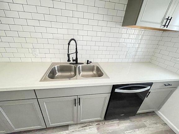 Fully Remodeled Kitchen
